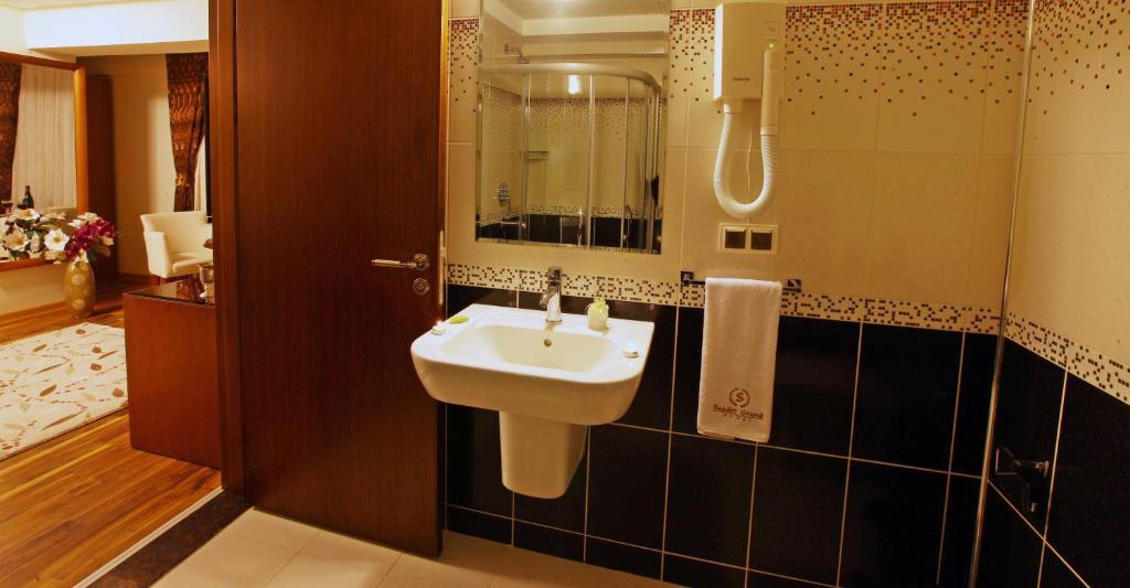 Saadet Grand Hotel Hatay Exterior photo